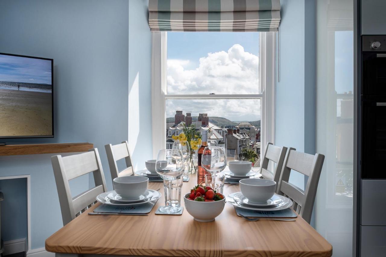 Abbey Road Boutique Holiday Apartment Llandudno Esterno foto