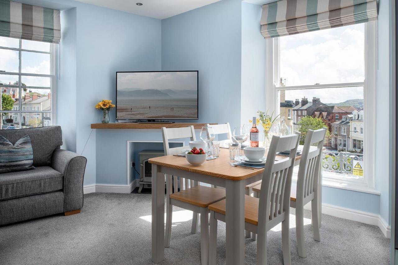 Abbey Road Boutique Holiday Apartment Llandudno Esterno foto