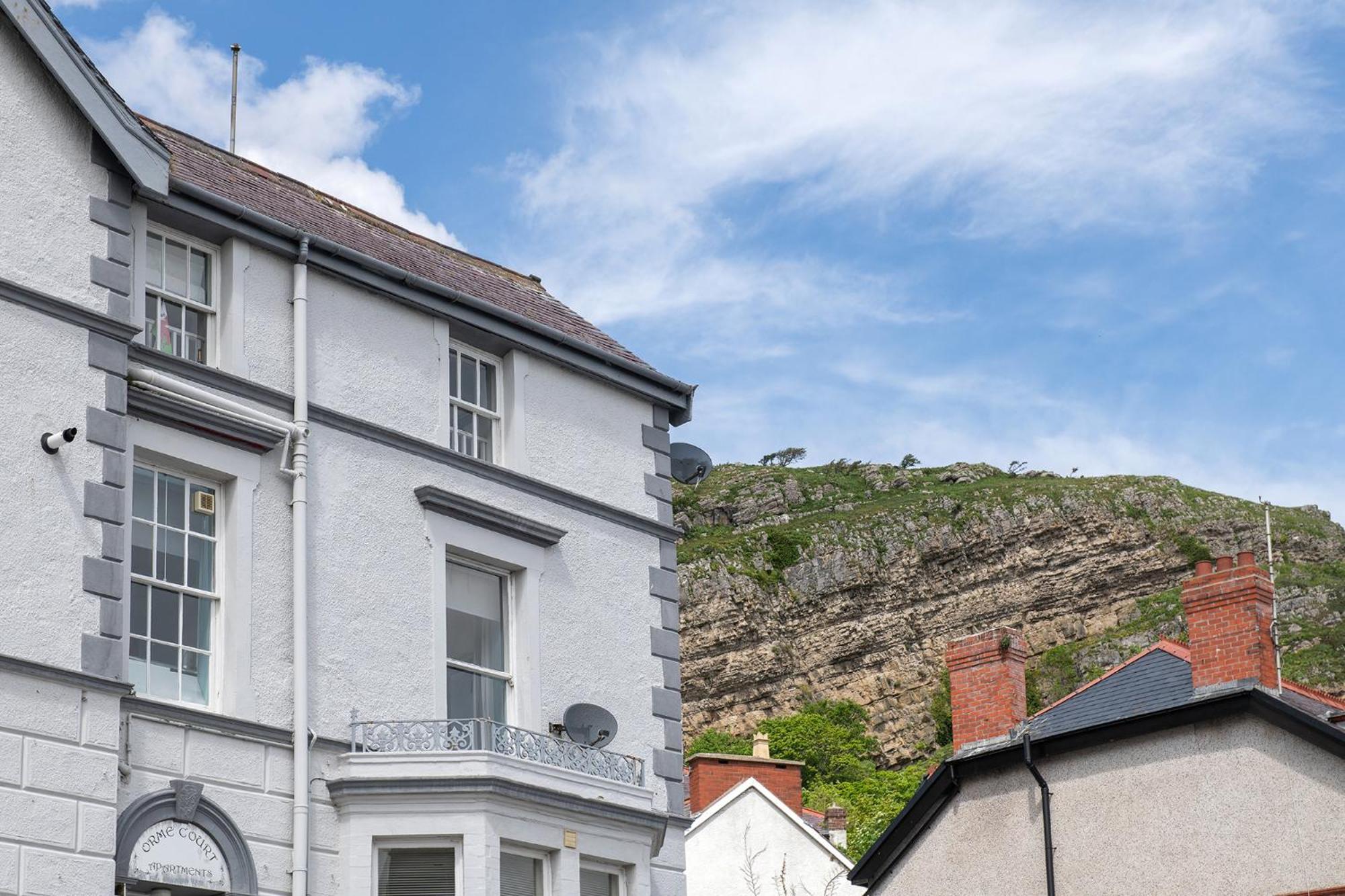 Abbey Road Boutique Holiday Apartment Llandudno Esterno foto